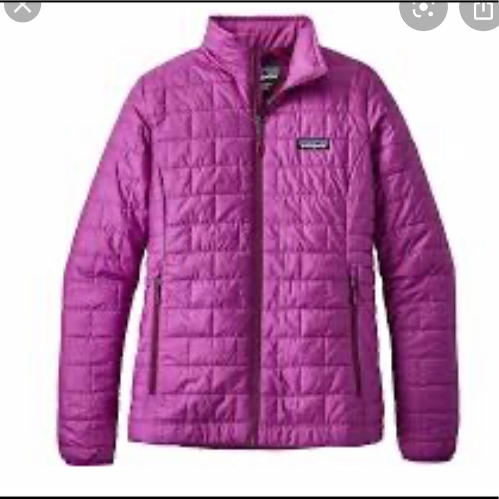 medium. great condition! women’s patagonia puff